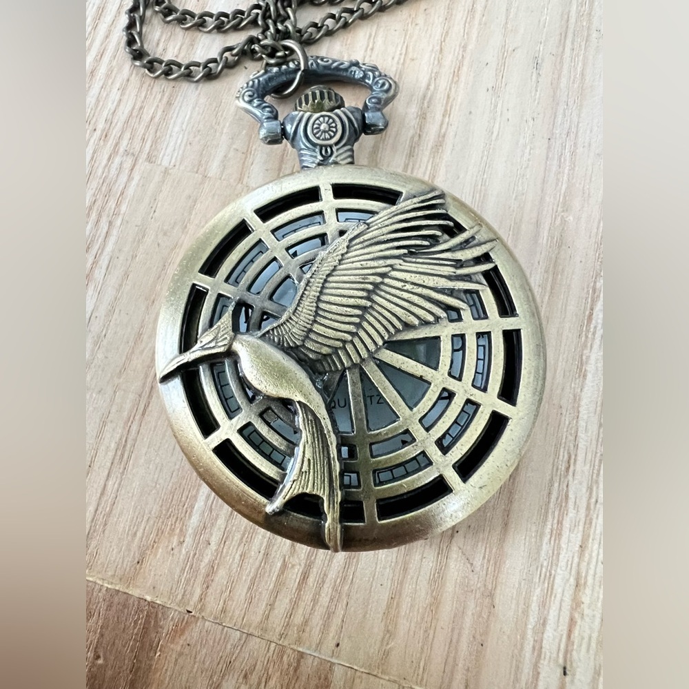Unbranded bronze tone bird pocket watch NEW BATTERY
